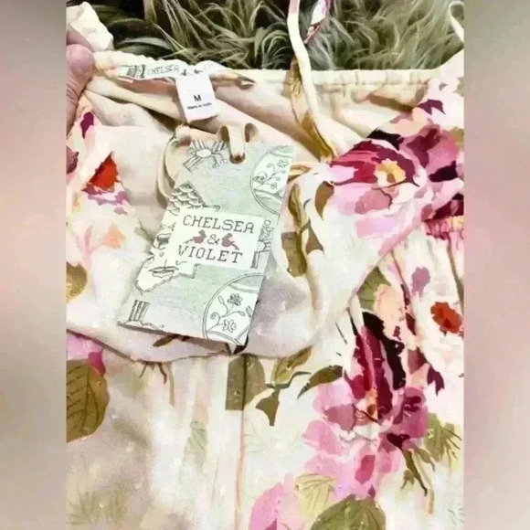 Chelsea & Violet Wisteria Romper Size‎ Medium - Picture 4 of 8